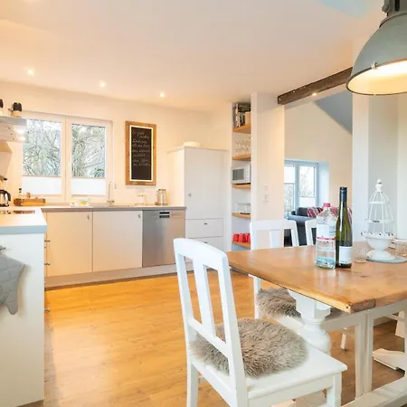 Hörnchens Nest Ferienhaus *